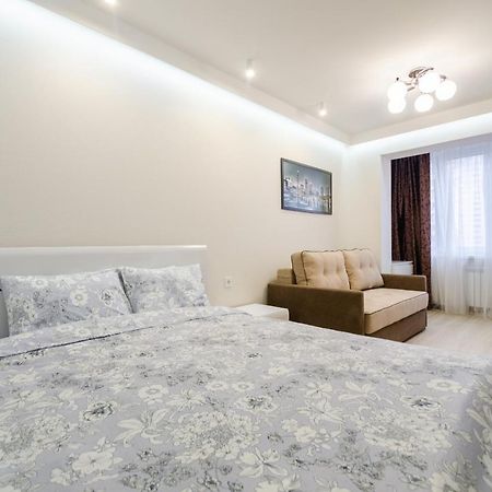 Artal Apartment On Obolonsky Avenue 31 Kyiv Exterior photo