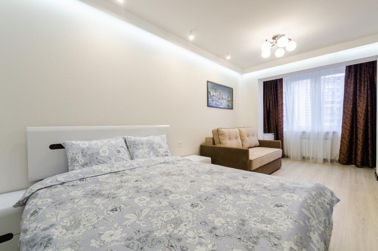 Artal Apartment On Obolonsky Avenue 31 Kyiv Exterior photo